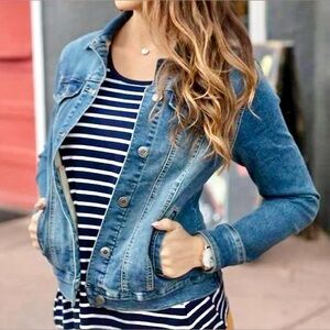 Grace & Lace Medium Ultimate Denim Jacket in Light/Mid-Wash